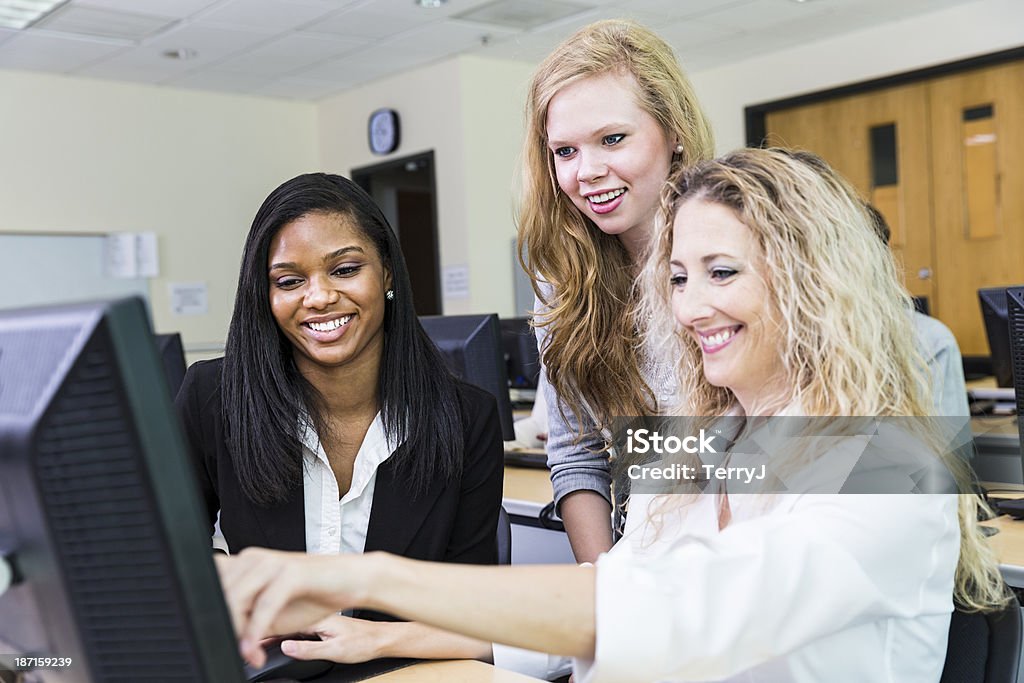 Female Computer Lab Computer Lab Stock Photo - Download Image Now - Adult, Adults Only ...