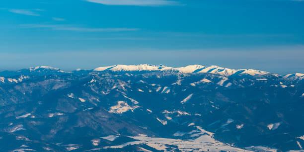 wielka fatra i tatry niskie z martinské hole zimą mała fatra na słowacji - chopok zdjęcia i obrazy z banku zdjęć