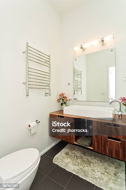 Modernes Badezimmer Stockfoto und mehr Bilder von Toilette - Toilette, Wohnraum, Badezimmer