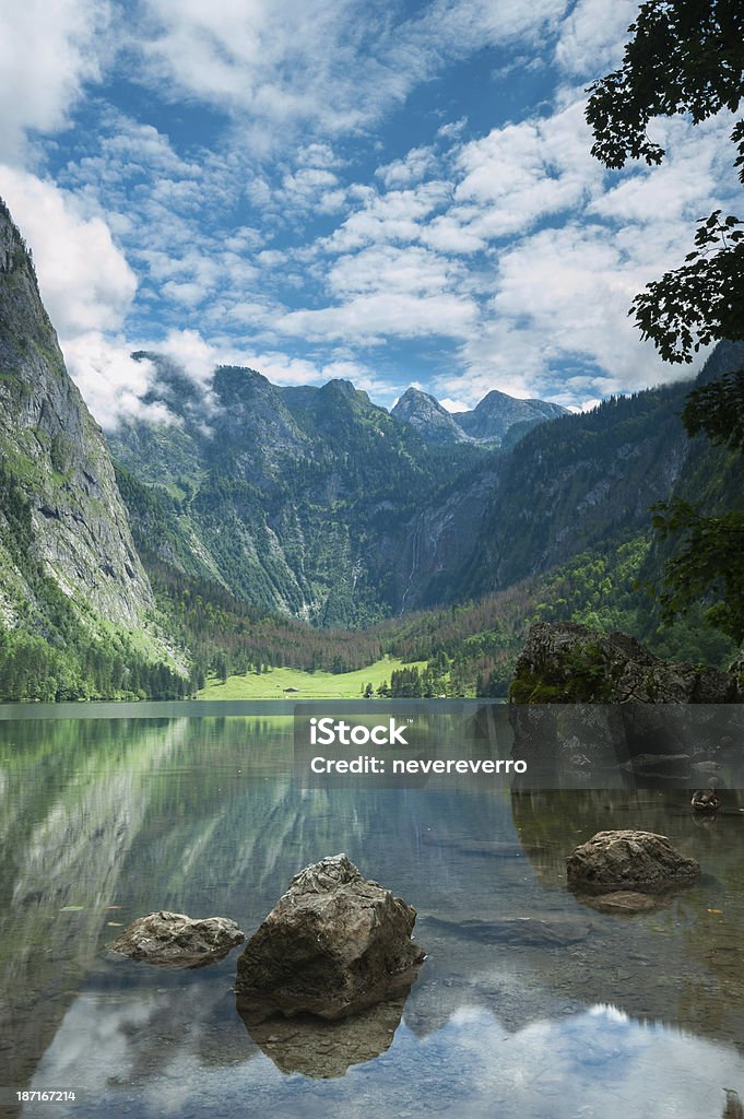 Paesaggio bavarese Obersee, - Foto stock royalty-free di Koenigssee - Baviera