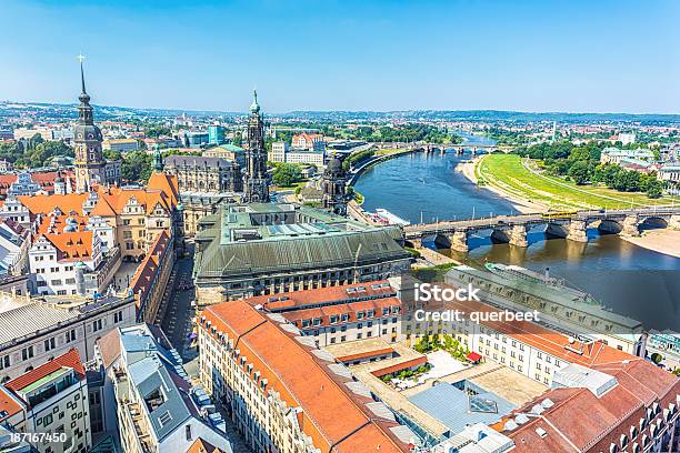 Skyline Von Dresden Stockfoto und mehr Bilder von Architektur - Architektur, Aussicht genießen, Blick durchs Fenster