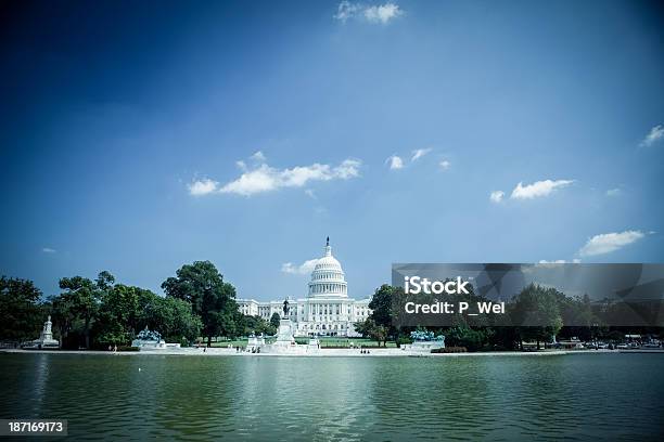 Capitol Hill I Refleksyjna Kałuża - zdjęcia stockowe i więcej obrazów Architektura - Architektura, Bez ludzi, Budynek federalny