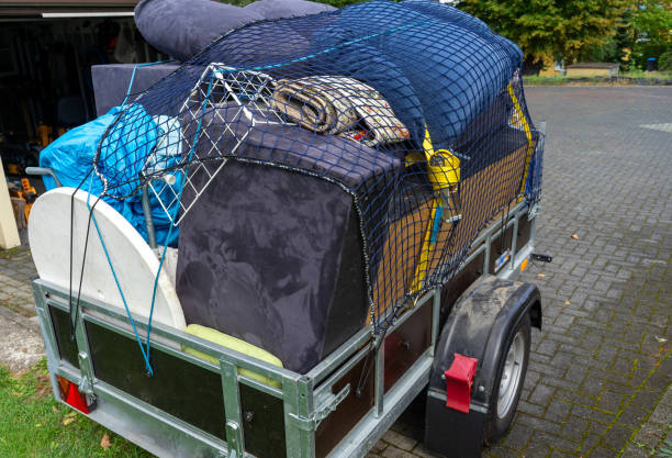 istock Trailer full of bulky waste 1871704354