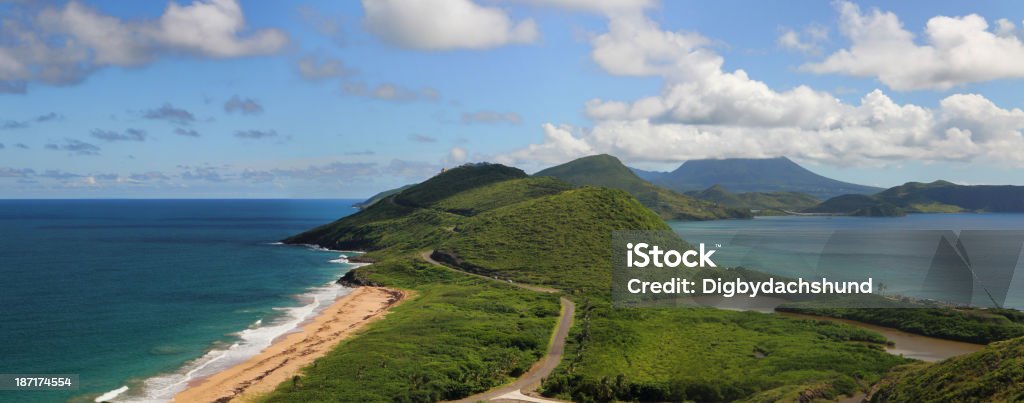 セントキッツ方向を示すネイビス大西洋カリブ海の海 カリブのストックフォトや画像を多数ご用意 カリブ, セントクリストファー島, ネイ