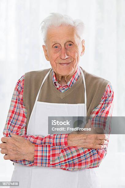 노인 Man In The Kitchen 70-79세에 대한 스톡 사진 및 기타 이미지 - 70-79세, 80-89세, 가정 생활