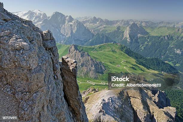 Foto de Sas Pordoi e mais fotos de stock de Alpes europeus - Alpes europeus, Beleza natural - Natureza, Cultura Italiana