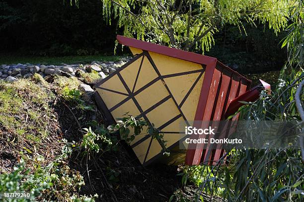 Foto de Teto House e mais fotos de stock de Antigo - Antigo, Bege, Cabana - Casa