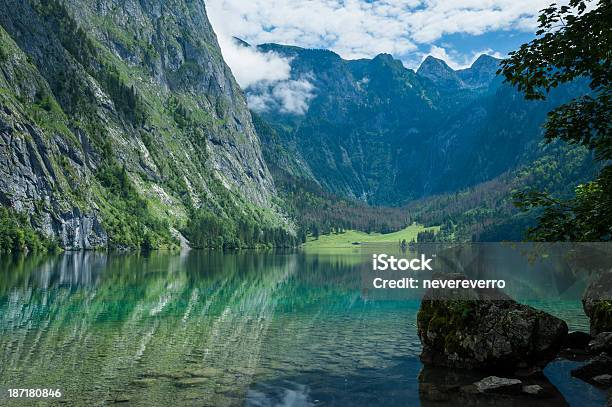Obersee Bawarskie Krajobrazy - zdjęcia stockowe i więcej obrazów Alpy - Alpy, Bajka, Bawaria