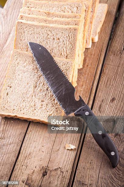 Pan En Rebanadas Foto de stock y más banco de imágenes de Agricultura - Agricultura, Al horno, Alimento