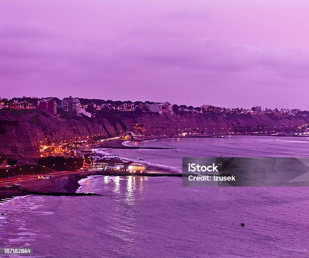 Costa De Ibiza De Lima Peru - Fotografias de stock e mais imagens de Acender - Acender, América do Sul, Anoitecer