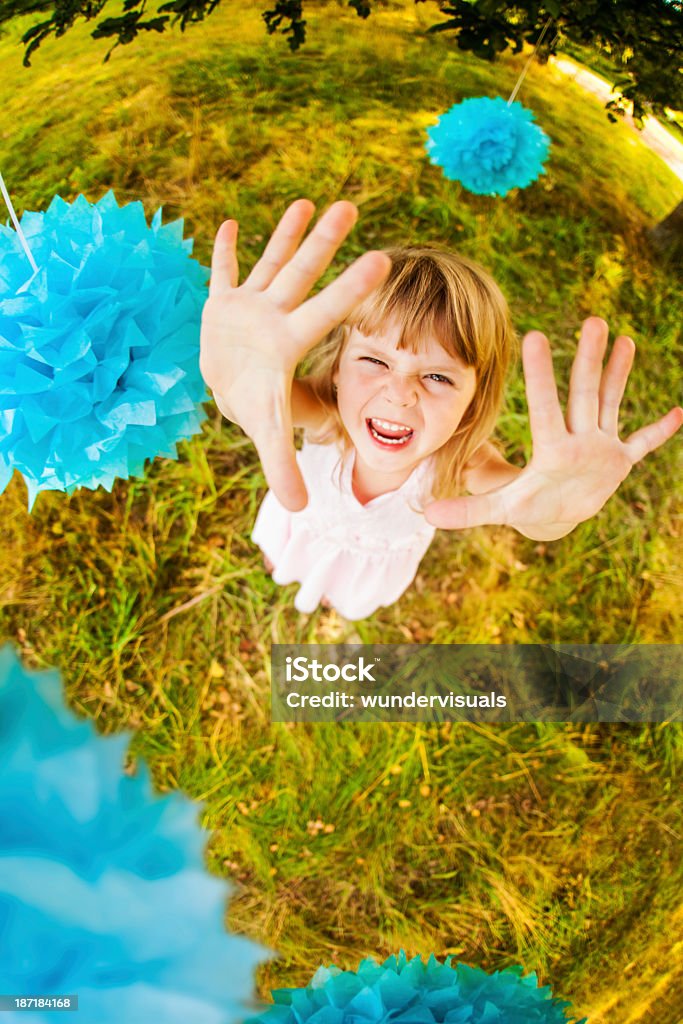 Excitación chica feliz - Foto de stock de Niño libre de derechos