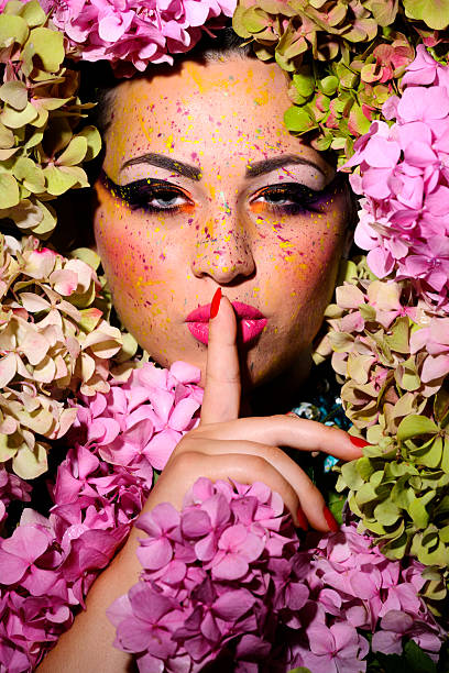istock glamourous portrait 187185838