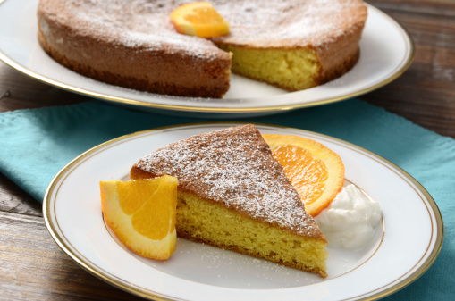 Cake with apricot