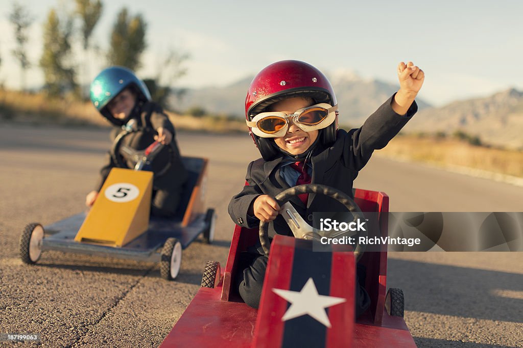 Young Business Jungen Spielzeug-Autos Rennen - Lizenzfrei Gewinnen Stock-Foto