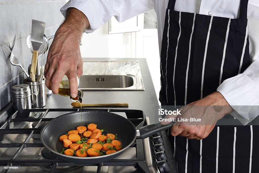 Homem cozinhar - Foto de stock de Adulto royalty-free