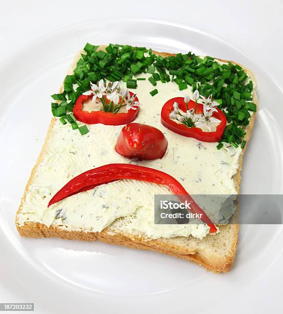 Недовольный Сэндвич — стоковые фотографии и другие картинки Без людей - Без людей, Бутерброд, Вертикальный