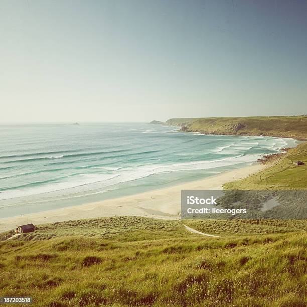 Sennen Spiaggia Cornovaglia Occidentale - Fotografie stock e altre immagini di Ambientazione esterna - Ambientazione esterna, Ambientazione tranquilla, Baia