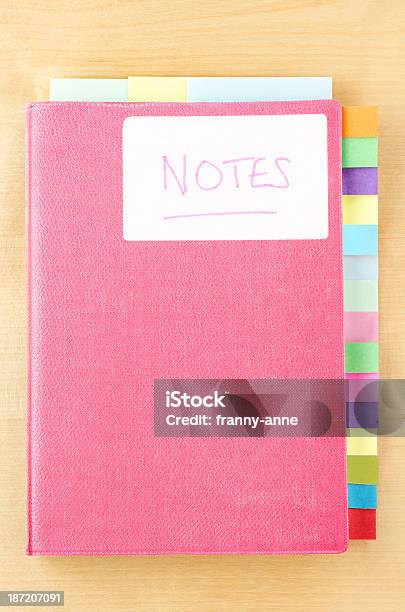 Notebook Com Divisórias Página Em Branco - Fotografias de stock e mais imagens de Arrumado - Arrumado, Caderno de notas, Colorido