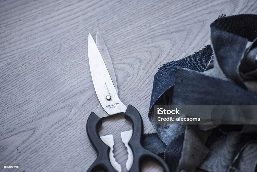 Ножницы и Джинсы в полоску - Стоковые фото Горизонтальный роялти-фри