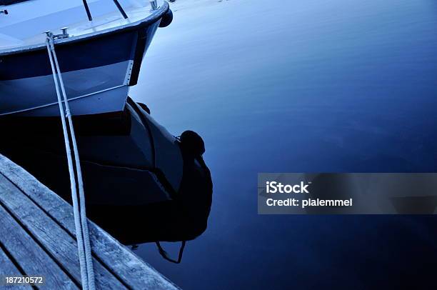 Boot In Norwegische Fjorde Stockfoto und mehr Bilder von Fischen - Fischen, Fischereiindustrie, Fjord