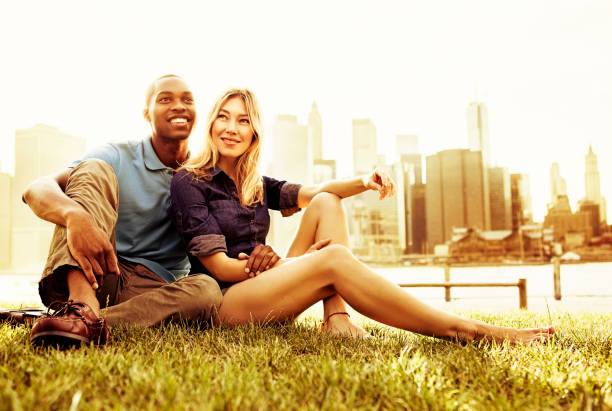 istock Couple in New York 187212115