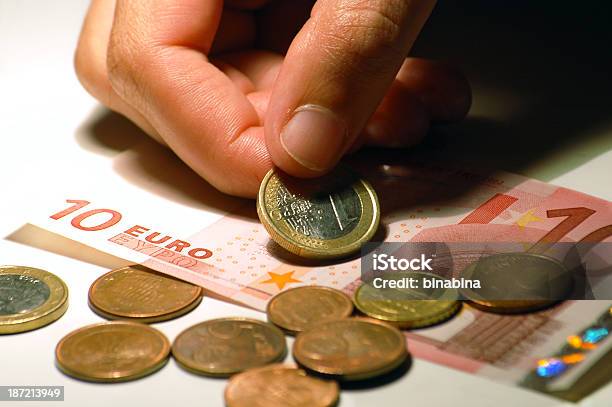 Euwährung Stockfoto und mehr Bilder von Bezahlen - Bezahlen, Daumen, EU-Währung