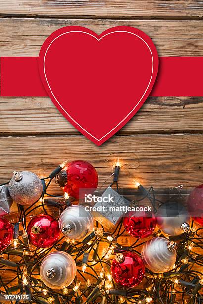 Przeczytaj Serca Powyżej Różne Ozdoby - zdjęcia stockowe i więcej obrazów Bez ludzi - Bez ludzi, Boże Narodzenie, Czerwony
