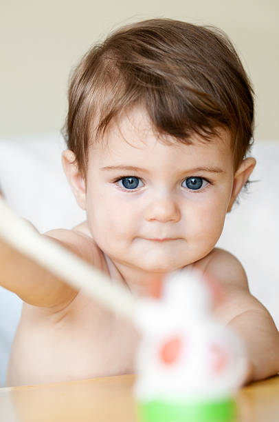 baby playing - girls naked live 個照片及圖片檔