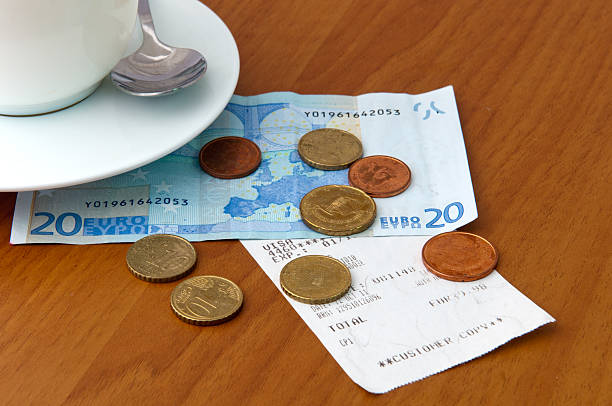 istock Cafe bill and money 187224674