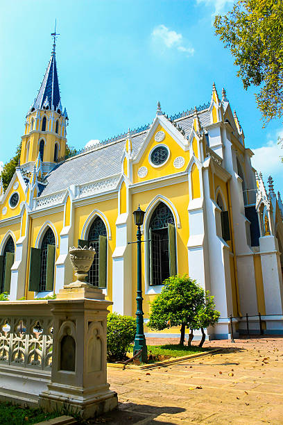 istock Thai temple built in gothic style, Ayutthaya, Thailand 187227336