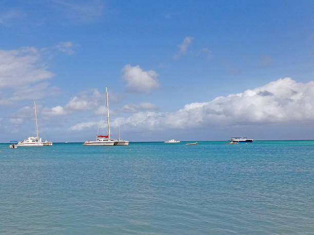 istock aruba, sea and yachts 187227616