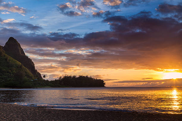 istock Bali Hai Sunset, Kauai, Hawaii 187231035