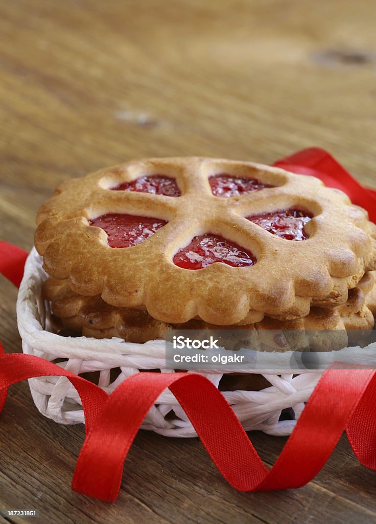 Праздни�чная печенье, оформленные hearts - Стоковые фото Валентинка роялти-фри