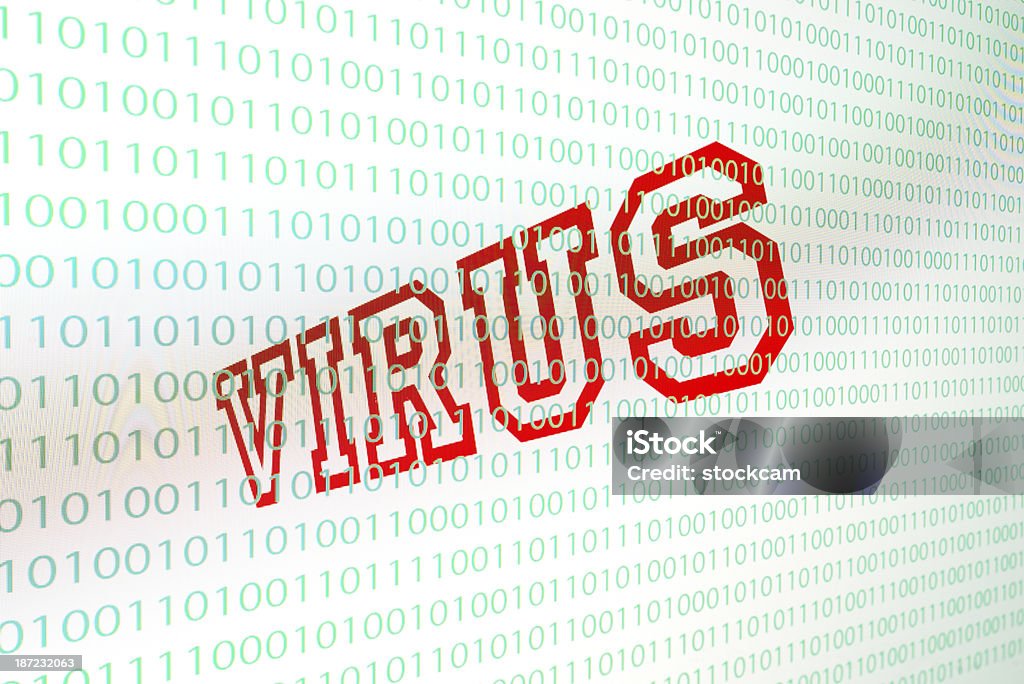 Virus informático en pantalla binario - Foto de stock de Cero libre de derechos