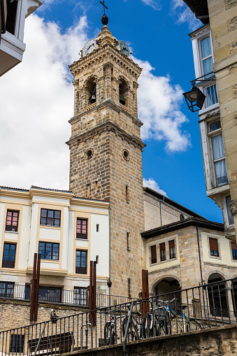 Church of San Vicente Mártir, a late Gothic building from the 15th and 16th centuries, surrounded by old houses. Vitoria-Gasteiz, Basque Country, Álava, northern Spain.