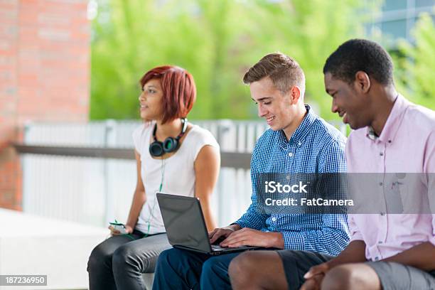 University Studenten Stockfoto und mehr Bilder von Afrikanischer Abstammung - Afrikanischer Abstammung, Afro-amerikanischer Herkunft, Asiatischer und Indischer Abstammung