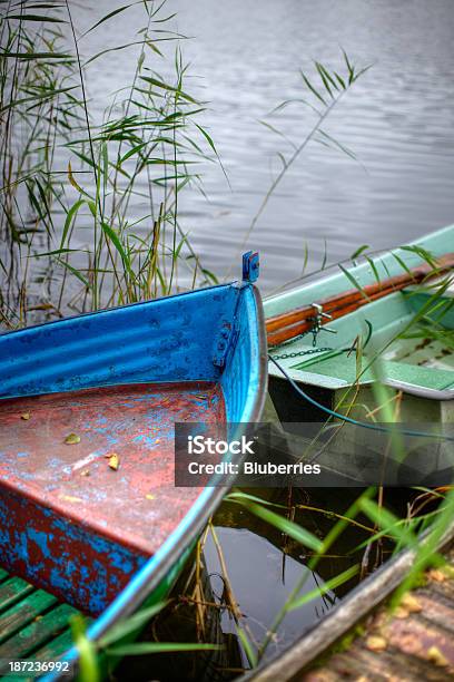 Vecchie Imbarcazioni - Fotografie stock e altre immagini di Acqua - Acqua, Ambientazione esterna, Ambientazione tranquilla