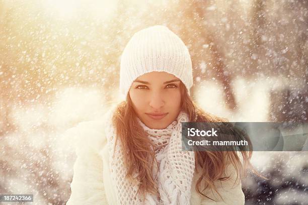 Пакет Услуг Winter Beauty — стоковые фотографии и другие картинки Женщины - Женщины, Белый, Зима