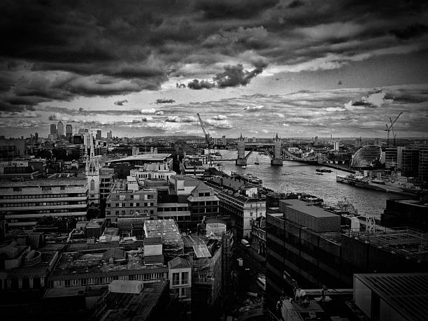 istock Tower Bridge and the Thames, London (Mobile image) 187245525