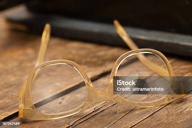 ヴィンテージの眼鏡 - めがねのストックフォトや画像を多数ご用意 - めがね, アウトフォーカス, インテリア