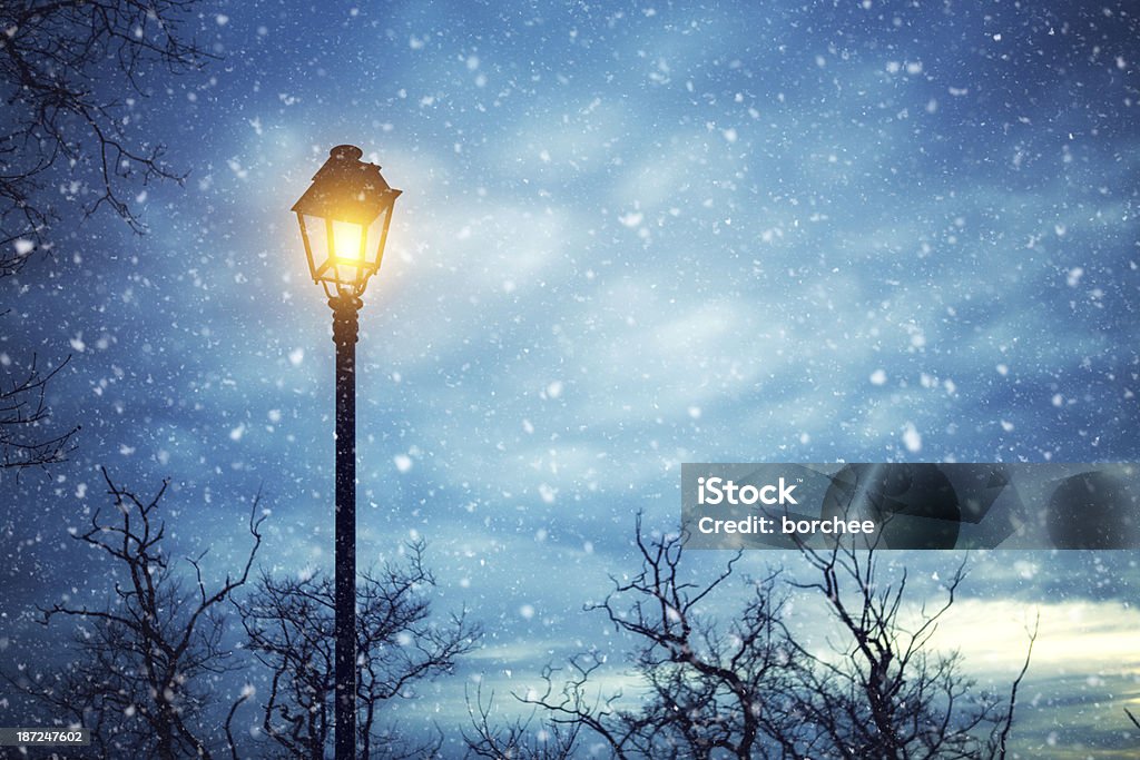 Noche de invierno - Foto de stock de Farola libre de derechos