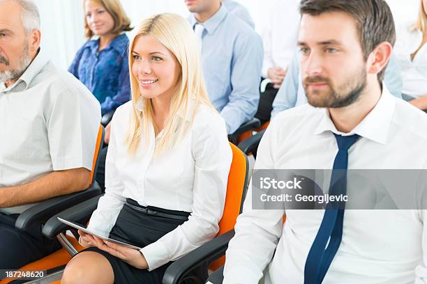 Uomini Daffari Al Seminario - Fotografie stock e altre immagini di Abbigliamento da lavoro - Abbigliamento da lavoro, Abbigliamento da lavoro formale, Adulto