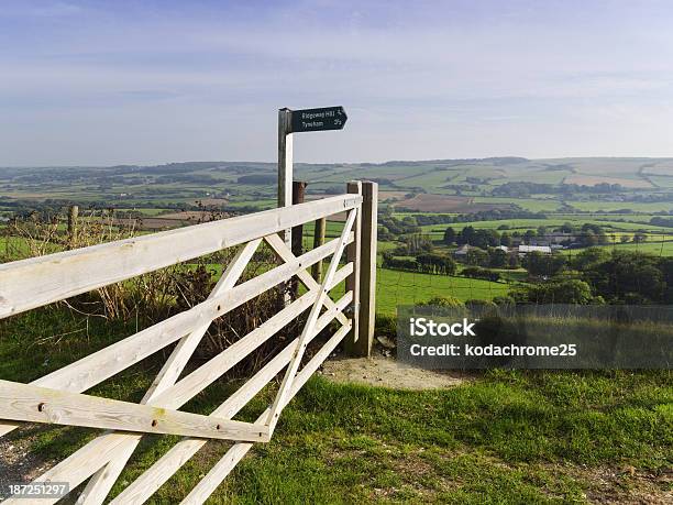 Foto de Portão De e mais fotos de stock de Agricultura - Agricultura, Beleza natural - Natureza, Campo