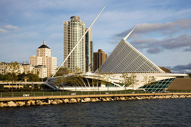 istock Early Morning in Milwaukee 187253232
