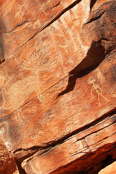 petroglyph nativo americano indiano arte - schnebly hill formation foto e immagini stock