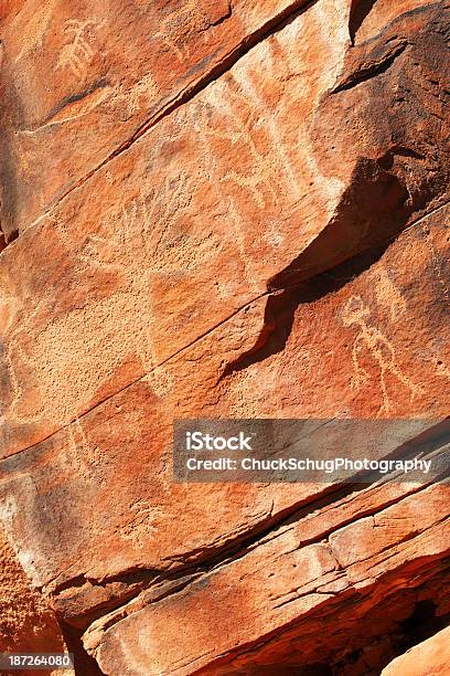 Petroglyph Native American Indian Art - zdjęcia stockowe i więcej obrazów Indianin - Indianin, Opowiadać bajki, Akwaforta