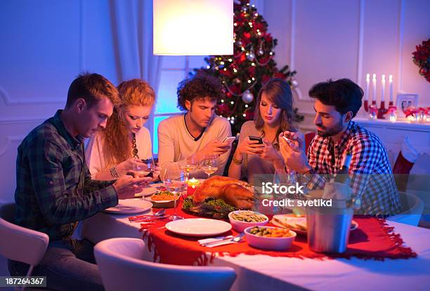 Foto de Comemorando O Ano Novo e mais fotos de stock de Tristeza - Tristeza, Natal, Noite de Réveillon