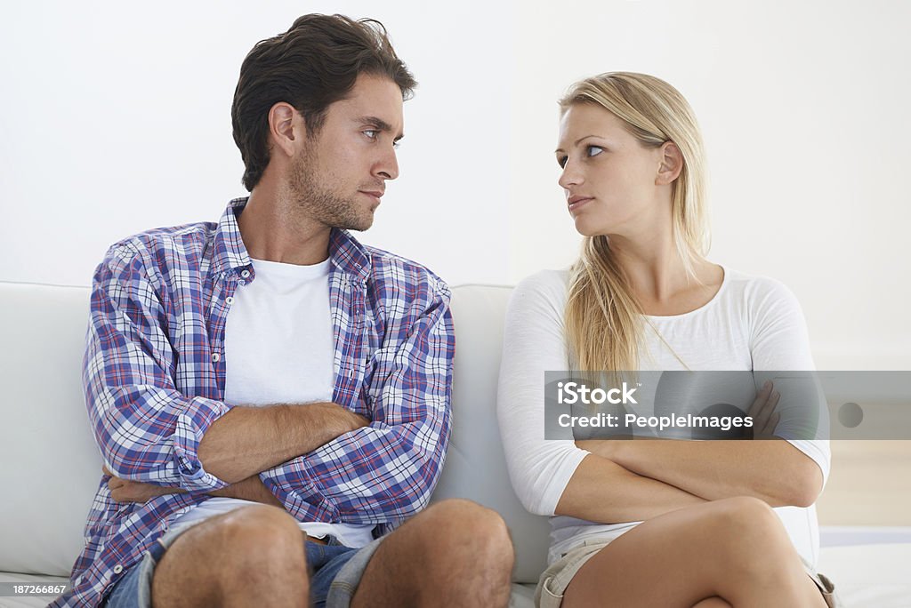 Confrontational problemas de parejas - Foto de stock de Parejas libre de derechos