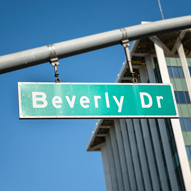 istock Beverly drive sign on BeverlyHills 187266951
