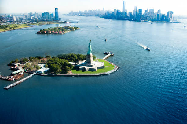 istock Statue of liberty 187267077